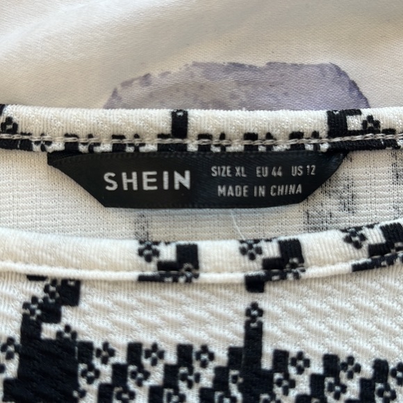 X-Large- flowy black and white checkered shirt - Picture 3 of 3